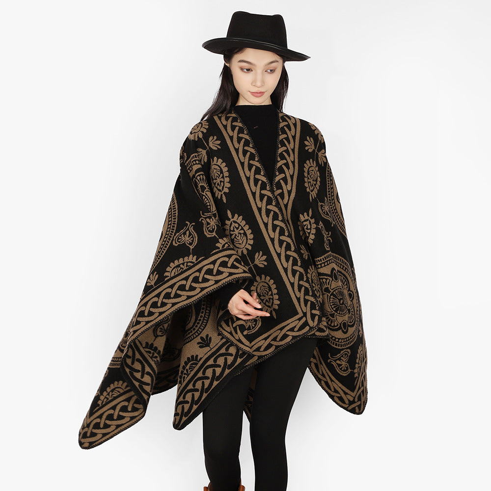 Damen Oversize-Cape mit ornamentalem Jacquard und asymmetrischem Zipfelsaum Echo Archiv