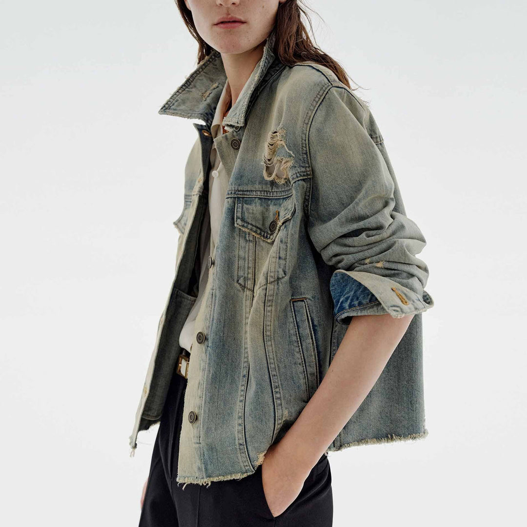 Damen nan oversized Destroyed-Denimjacke mit rohem Saum, aufgesetzten Brusttaschen und vintage Waschung Echo Archiv