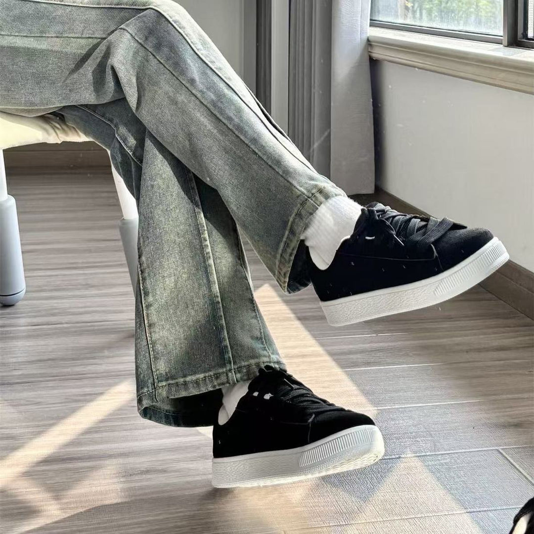 Damen Sneakers aus weichem Wildleder mit klassischer Laufsohle Echo Archiv