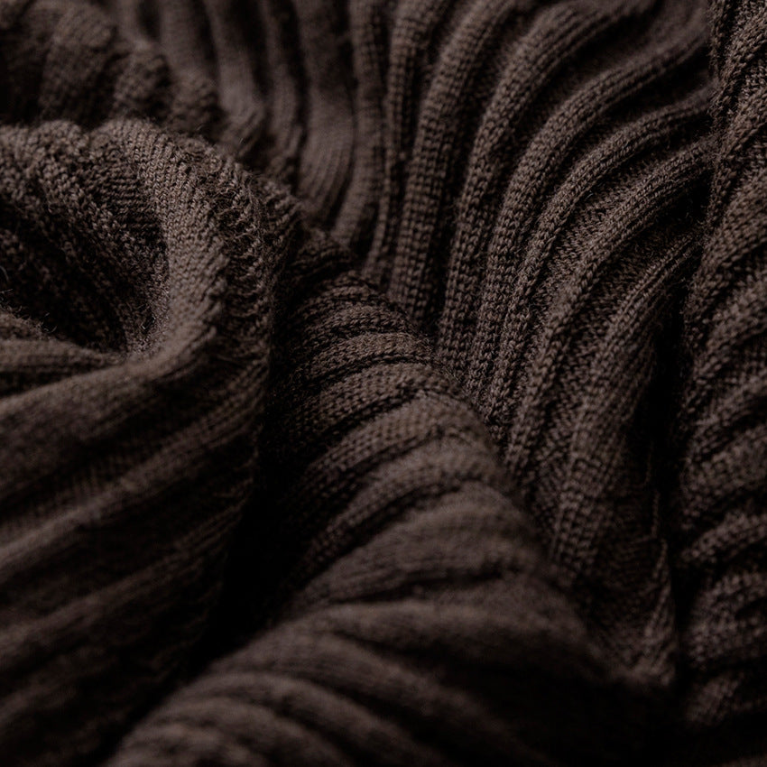 Damen Schlanker Feinstrick-Rollkragenpullover mit wellenförmiger Rippstruktur Echoarchiv