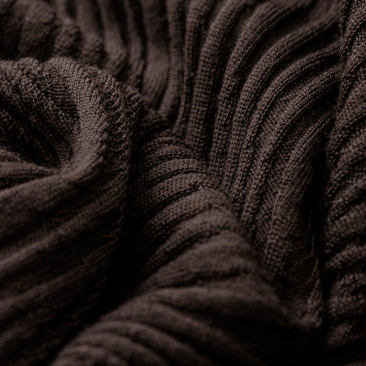 Damen Schlanker Feinstrick-Rollkragenpullover mit wellenförmiger Rippstruktur Echoarchiv