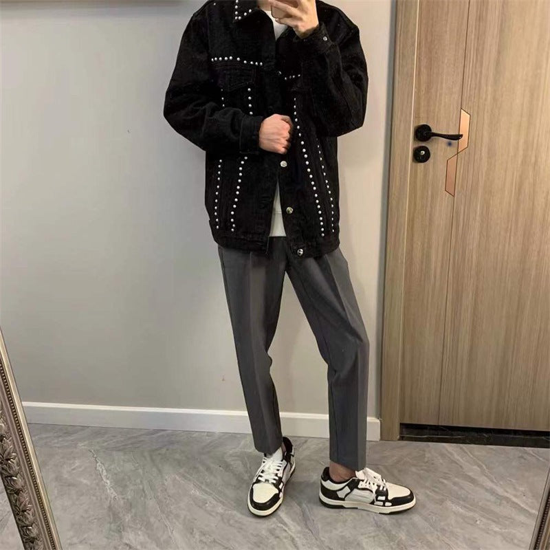 Herren Modische Jeansjacke mit Nieten Echoarchiv