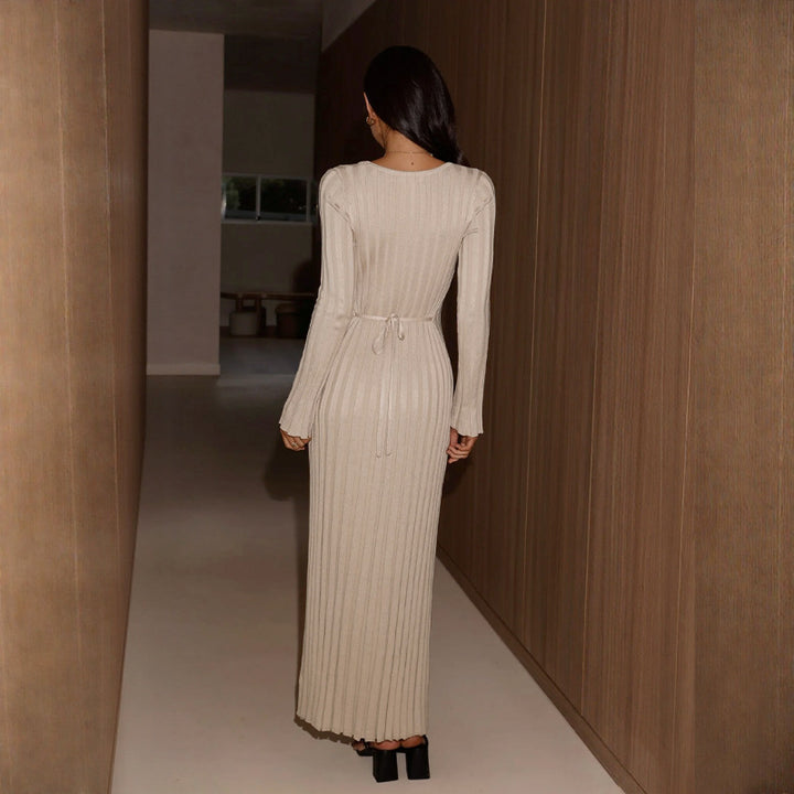 Damen Rippstrick-Maxikleid mit V-Ausschnitt, taillierter Silhouette und leicht ausgestelltem Saum Echoarchiv
