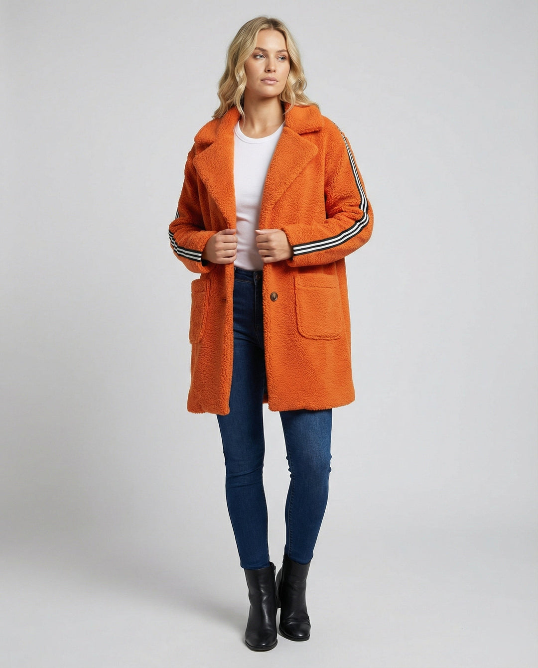 Damen eleganter Teddy-Mantel mit zwei Taschen und sportlichen Streifen Echoarchiv