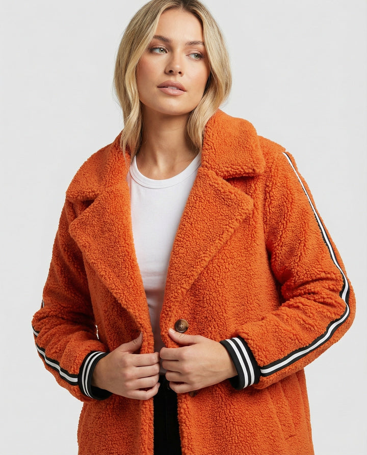 Damen eleganter Teddy-Mantel mit zwei Taschen und sportlichen Streifen Echoarchiv