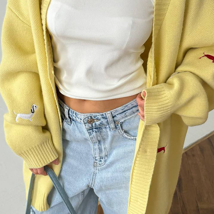 Damen Oversized Strickcardigan mit gestickten Dackelmotiven – Veloura