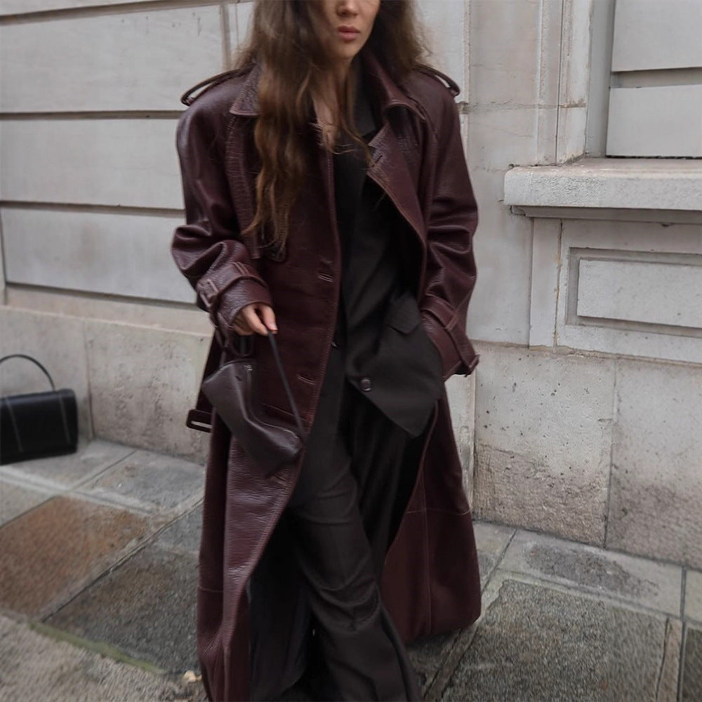 Damen Langer Trenchcoat aus Lederimitat mit Oversize-Schultern und taillierter Silhouette Echoarchiv