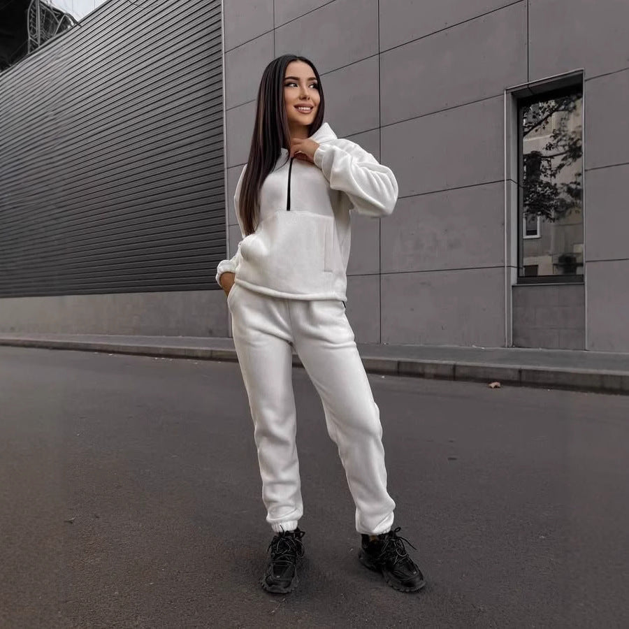 Damen sportliches Fleece-Set mit halbhohem Reißverschluss Kapuzenhoodie und lässiger Jogginghose – Avérine