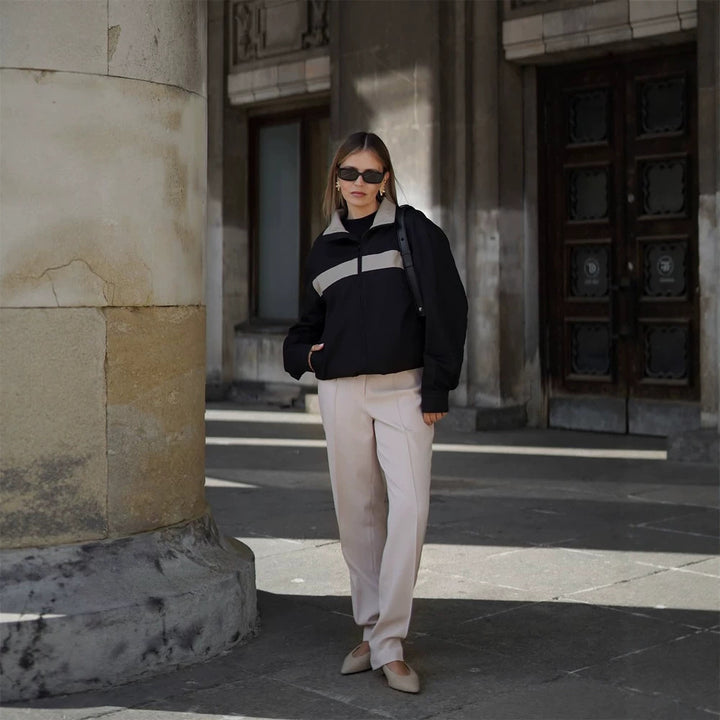 Damen Cropped Bomberjacke mit Kontraststreifen, Stehkragen und kastiger Silhouette Echoarchiv