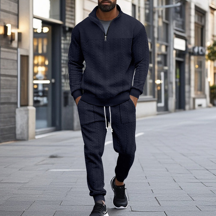 Herren sportliches Fleece-Set mit halbem Reißverschluss und praktischen Taschen Echoarchiv