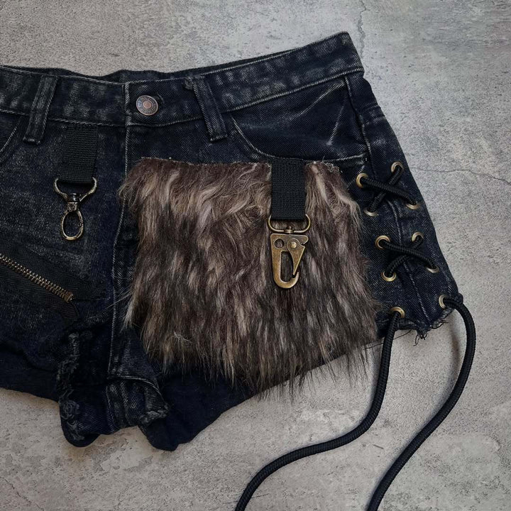 Damen Modische Denim-Shorts mit einzigartigen Lacing-Details und Kunstfell-Applikation Echo Archiv