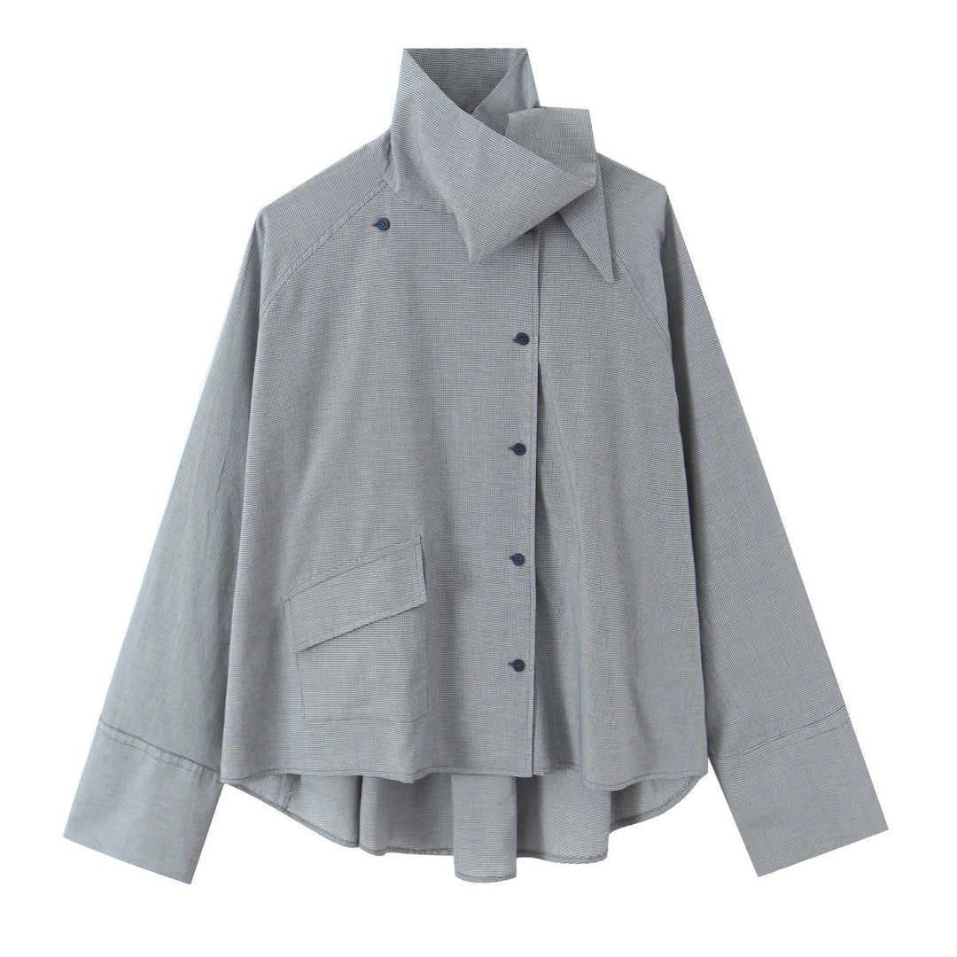 Damen Oversize-Bluse mit hohem Schalkragen und asymmetrischer Knopfleiste Echoarchiv