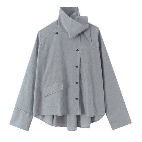 Damen Oversize-Bluse mit hohem Schalkragen und asymmetrischer Knopfleiste Echoarchiv