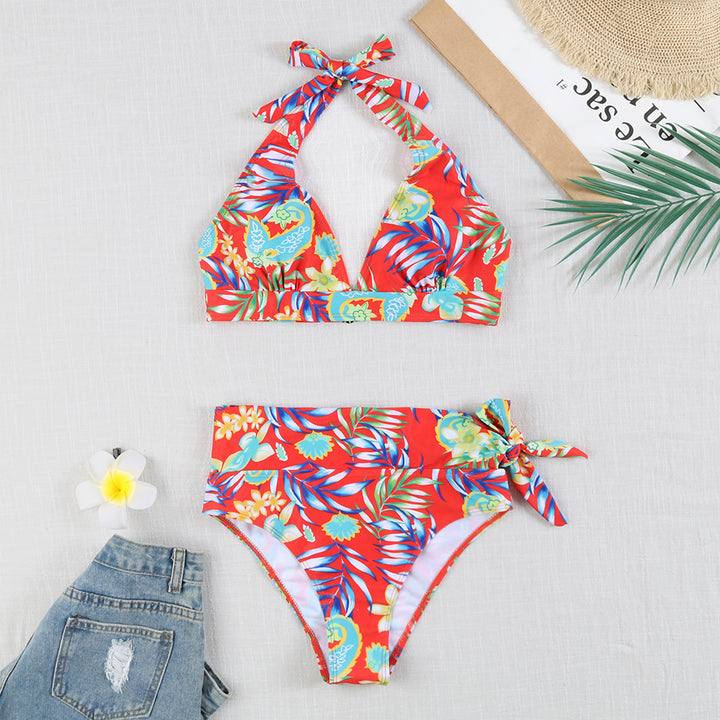 Damen Bikini-Set mit verspieltem Haltertop und hochgeschnittenem Höschen Echo Archiv