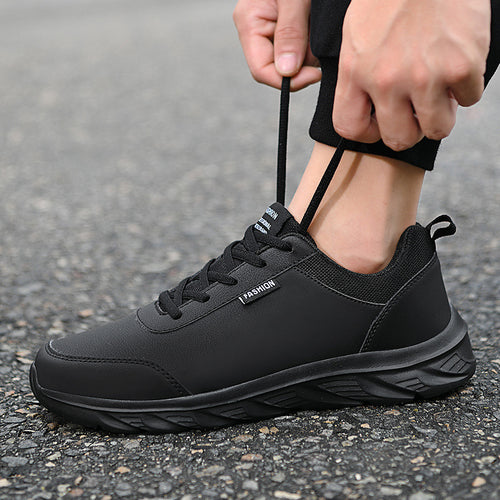 Herren nan schlanker City-Sneaker mit wasserabweisender Kunstlederoberfläche, stoßabsorbierender EVA-Zwischensohle und gepolstertem Fersenkragen Echo Archiv