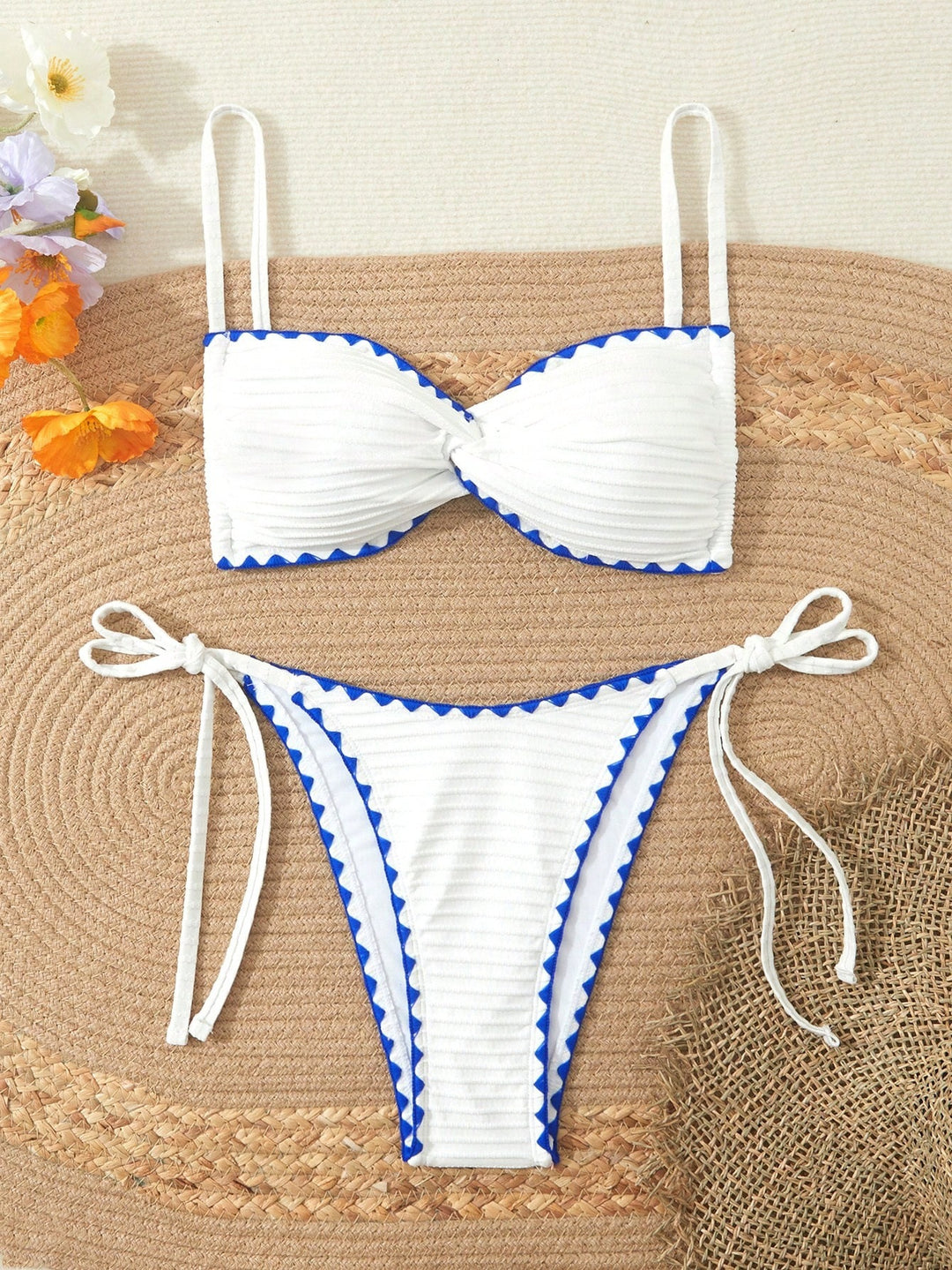 Damen Triangel-Bikini mit dekorativem Rüschensaum Echo Archiv