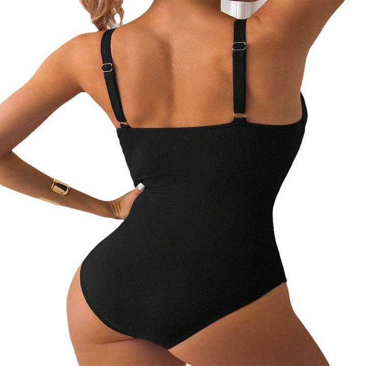 Damen Einteiliger Badeanzug mit raffiniertem Schnitt und elegantem Detail Echo Archiv
