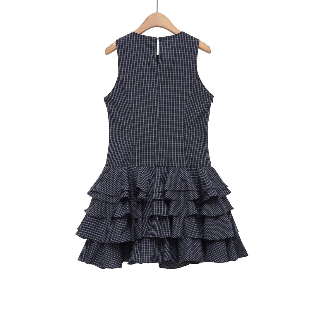 Damen Raffiniertes Sommerkleid mit voluminösem Rüschensaum und elegantem Muster Echo Archiv