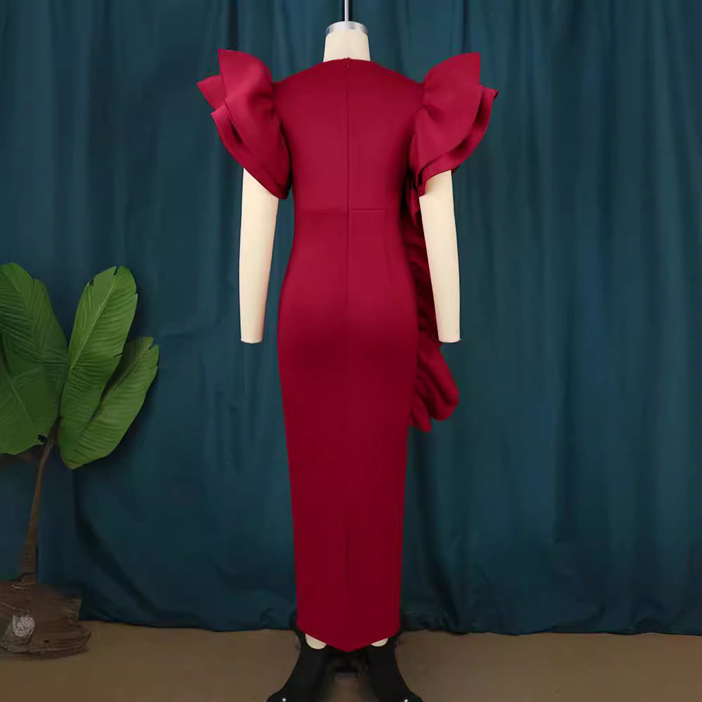 Damen figurumspielendes Abendkleid mit voluminösen Rüschenärmeln Echo Archiv