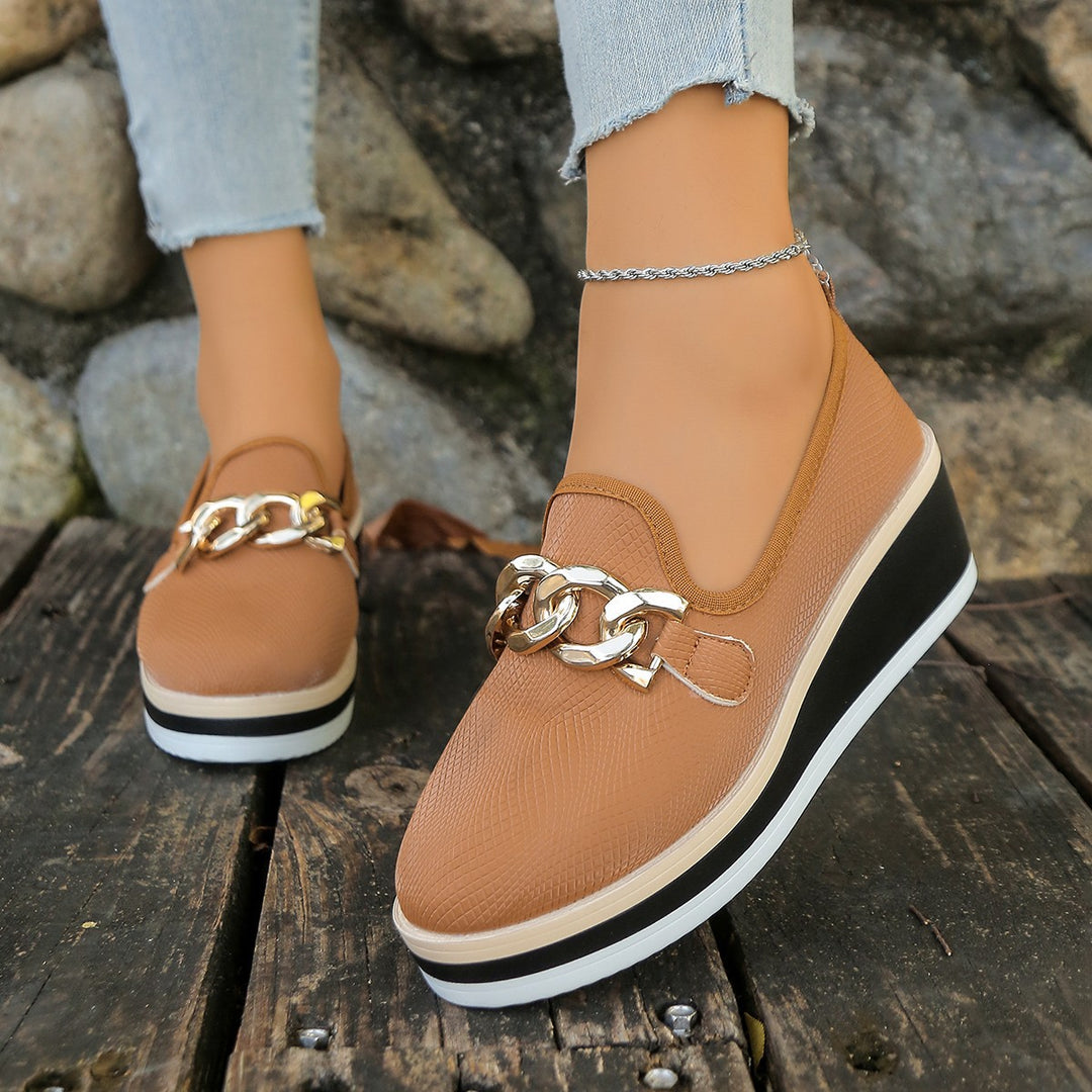 Damen slip-on Plateau-Loafer mit dekorativer Metallkette, strukturiertem Kunstleder und gepolstertem Komfortfußbett Echo Archiv