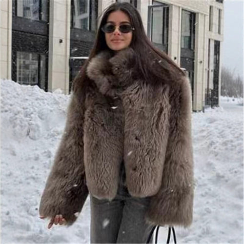 Damen Kurze Kunstfelljacke mit hohem Stehkragen und Oversized‑Silhouette Echo Archiv