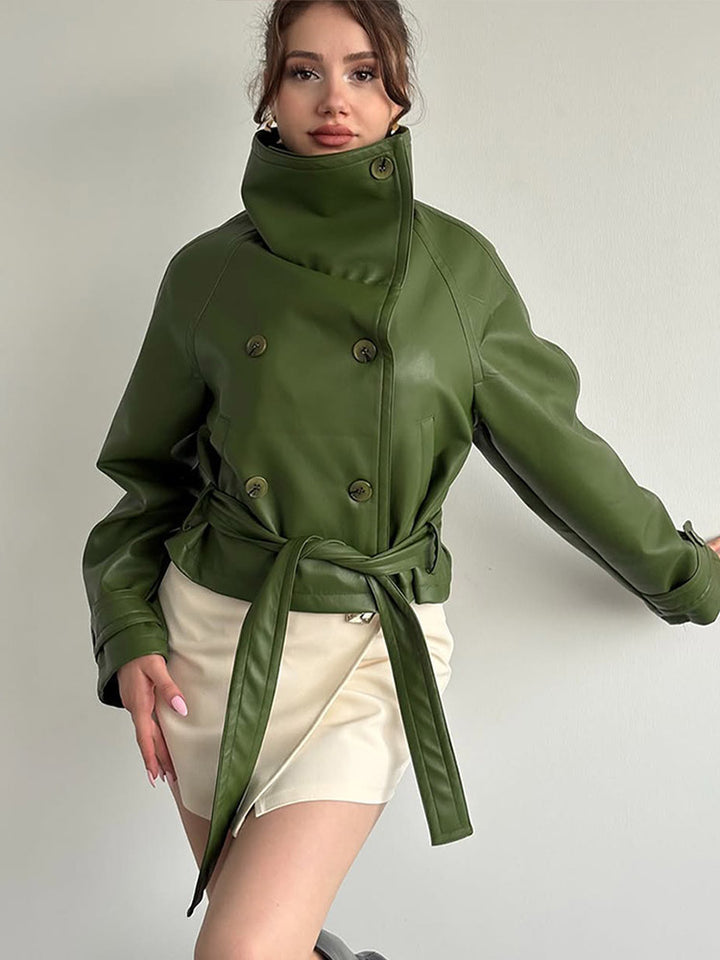 Damen Taillierte Kurzblouson‑Jacke aus Lederimitat mit hohem Stehkragen und Bindegürtel Echoarchiv