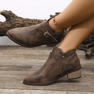 Damen Kurzschaft‑Ankle‑Boots mit seitlichem Reißverschluss, Zier­schnalle und geflochtener Keil‑Optik – Varelle