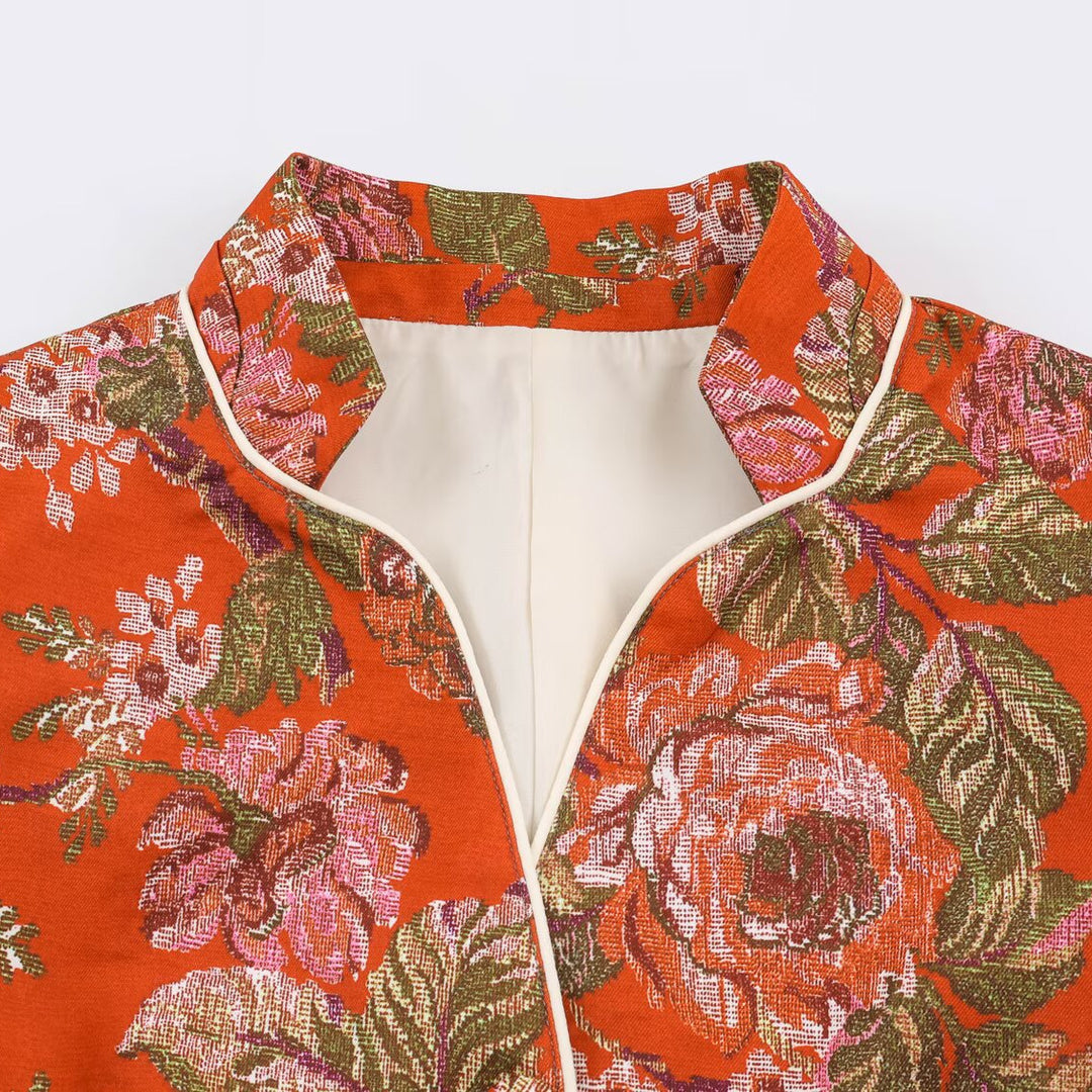 Damen Kurzblazer im Brokat‑Jacquard mit Stehkragen und Paspelkante Echoarchiv