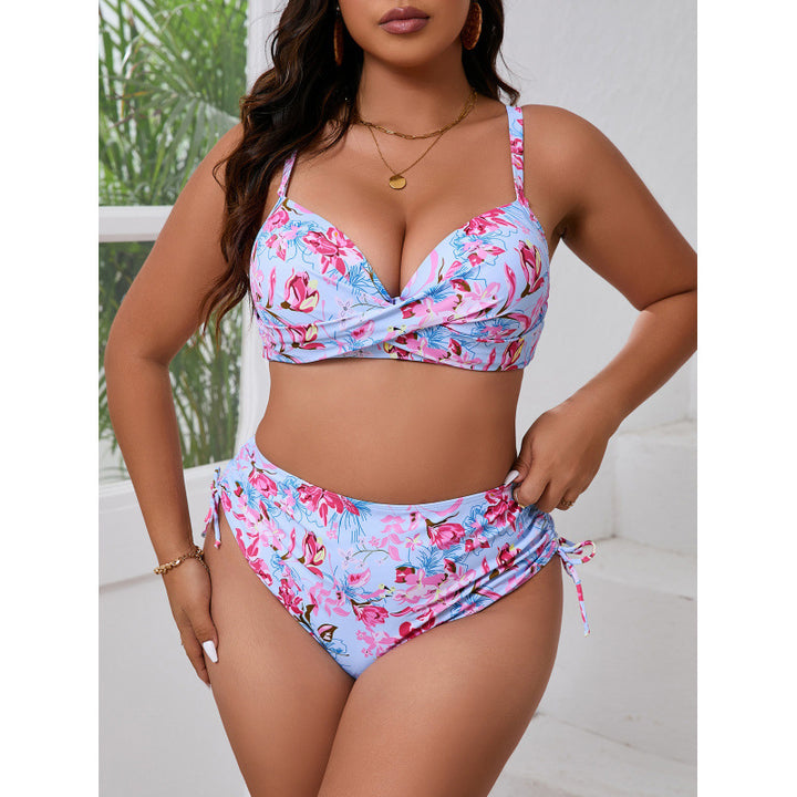 Damen Bikini-Set mit floralem Wickeloberteil und hochgeschnittenem Slip Echo Archiv