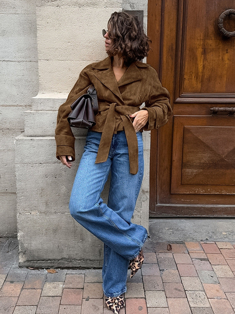 Damen Kurzblouson aus Wildleder‑Look mit Bindegürtel und kastiger Silhouette Echoarchiv