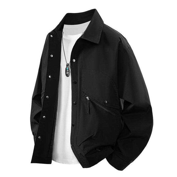 Herren Overshirt-Coachjacke im Urban-Utility-Stil mit Druckknopfleiste und schräger Reißverschlusstasche Echo Archiv