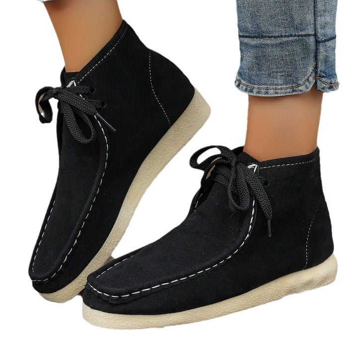 Damen knöchelhoher Mokassin-Boot mit Wildlederoptik, getragener Moccasin-Naht, dämpfender Crepe-Laufsohle und robusten Schnürsenkeln Echo Archiv