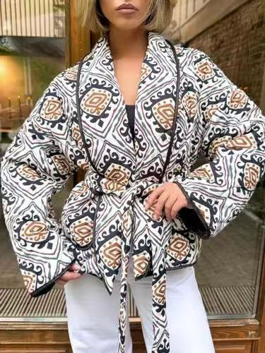 Damen Stepp-Kimonojacke mit grafischem Ethno-Print und Taillengürtel Echo Archiv