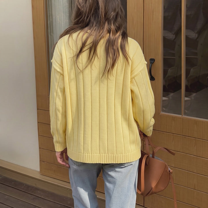 Damen Strickjacke mit Knopfdetails und feiner Rippstruktur Echo Archiv