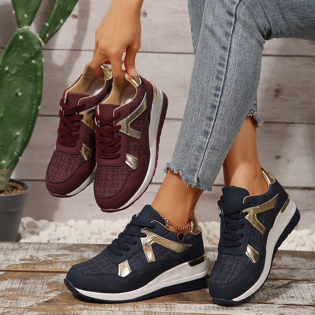 Damen sportlicher Keil-Sneaker mit gepolstertem Memory-Fußbett und eleganten Metallic-Akzenten Echo Archiv