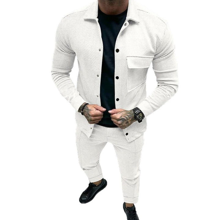 Herren elegantes Freizeitanzug mit modischem Streifenmuster Echoarchiv
