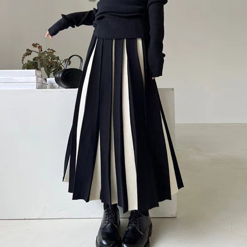 Damen Eleganter Plissee-Rock mit kontrastierenden Streifen Echo Archiv