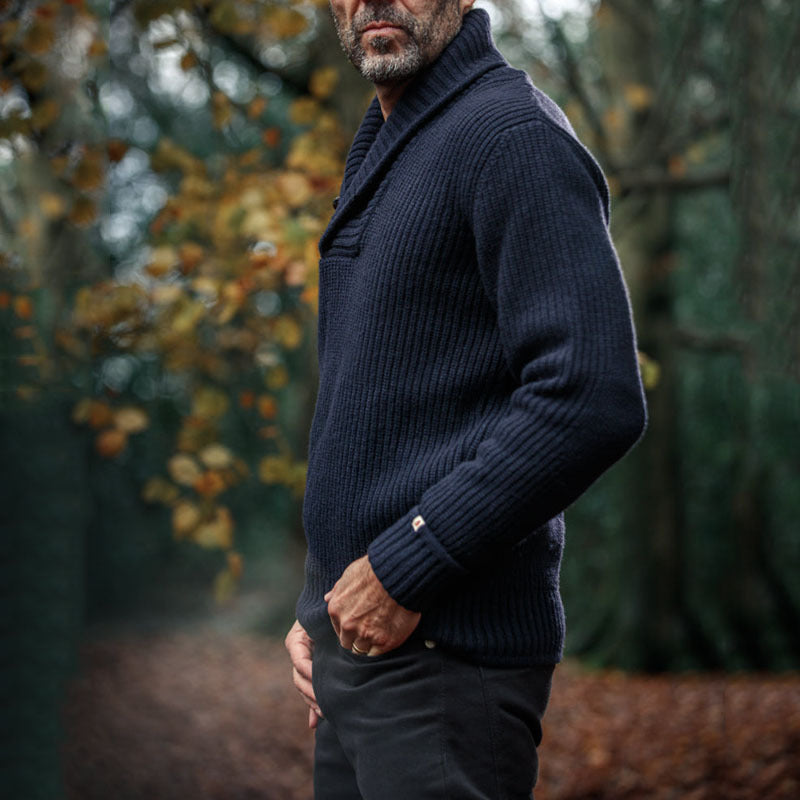 Herren Grob gestrickte Zip-Jacke mit seitlichen Eingrifftaschen und Stehkragen Echoarchiv