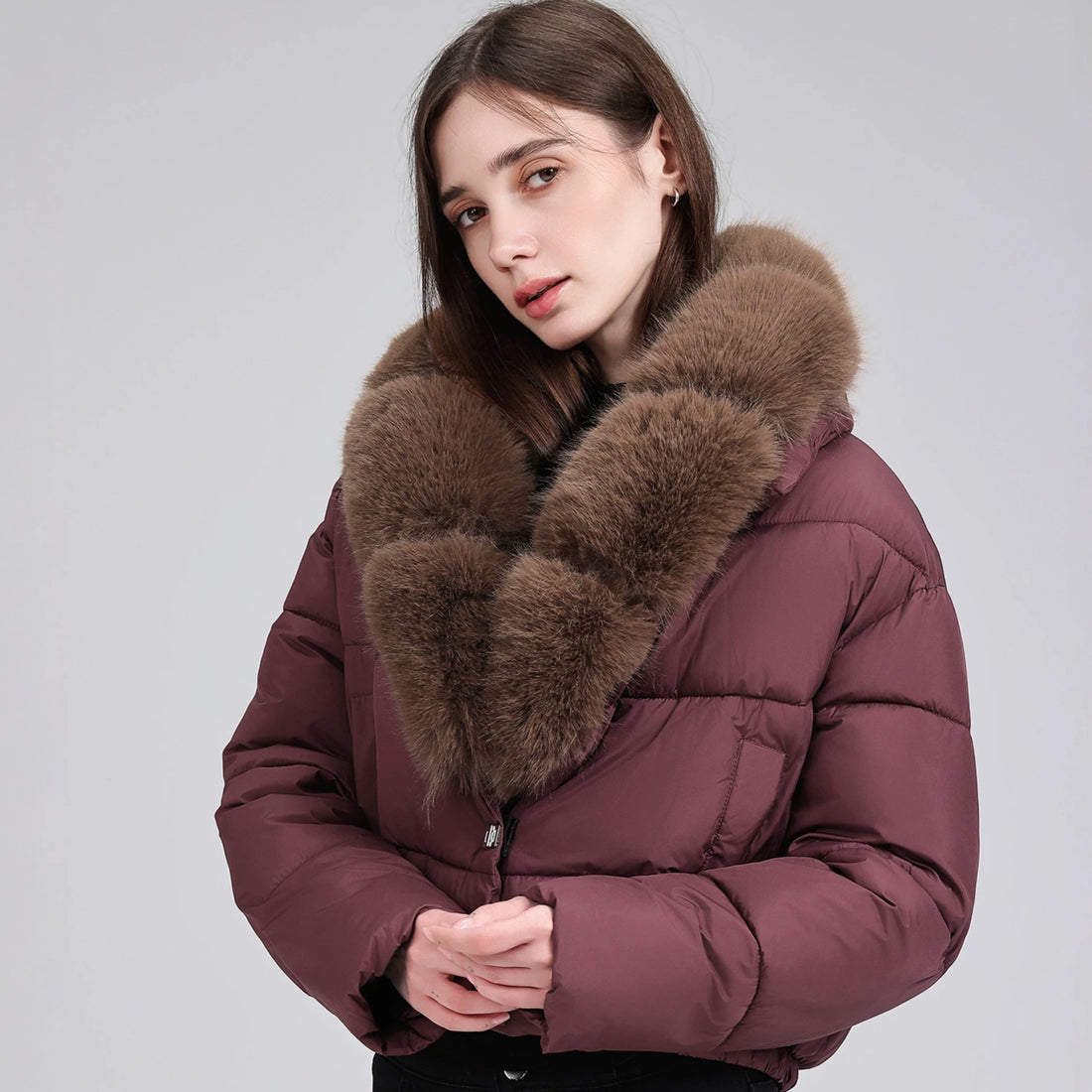 Damen Kurze gesteppte Puffer-Bomberjacke mit extra weitem Kunstfellkragen – Avenza