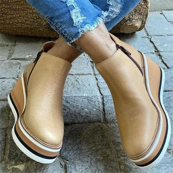 Damen Keilabsatz-Stiefeletten mit Plateau, Slip-On-Design und weichem Lederfinish Echo Archiv