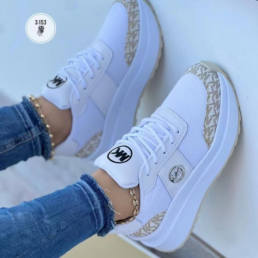 Damen Plateausneaker mit atmungsaktivem Mesh und markantem Logo-Emblem Echoarchiv