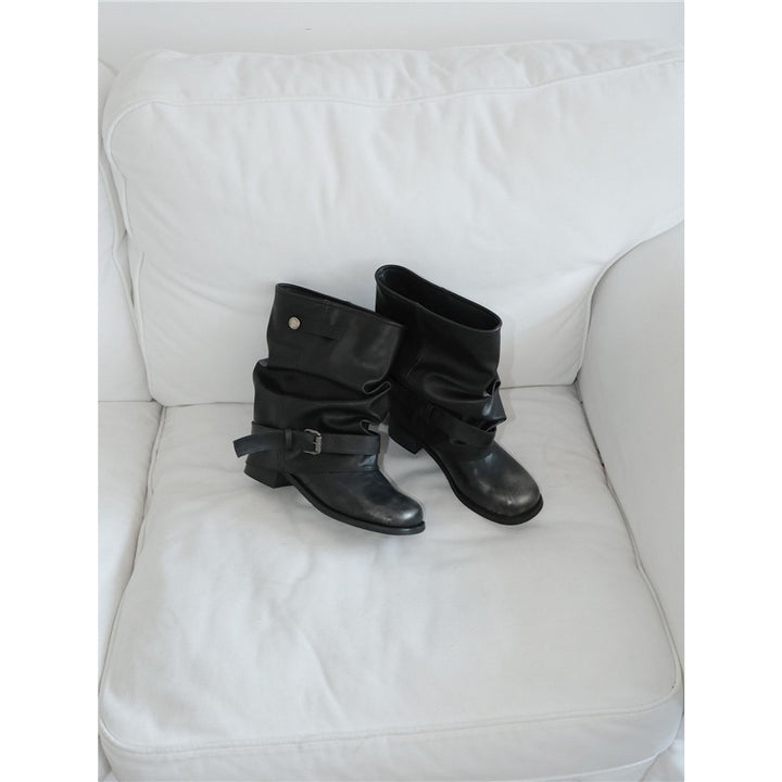 Damen Biker-Stiefel mit lässig geschlagenem Schaft, Schnallenriemen und niedrigem Blockabsatz – Lioré