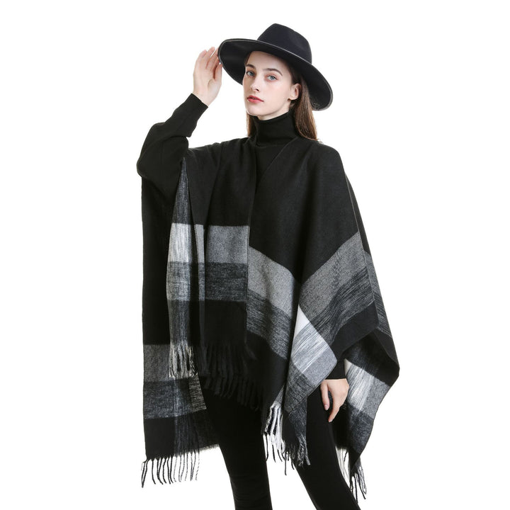 Damen Weit geschnittener Karierter Poncho mit Fransen und V‑Ausschnitt – Avérine