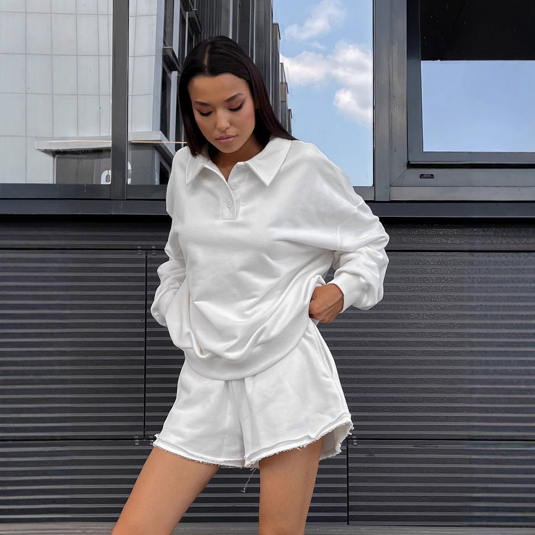 Damen Polo-Sweatshirt und fransige High-Waist Lounge-Shorts Set – Avérine