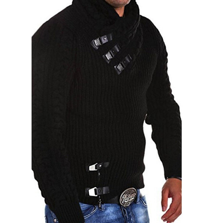 Herren Strickpullover mit hohem Kragen und dekorativen Schnallen Echoarchiv