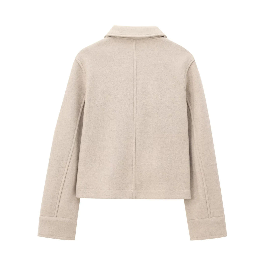 Damen kurze Wolljacke mit Hemdkragen, aufgesetzten Taschen und cleaner Boxy-Silhouette – Célinea