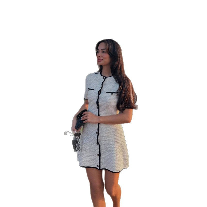 Damen modisches Shirtkleid aus strukturiertem Material mit kontrastierenden Details Echo Archiv
