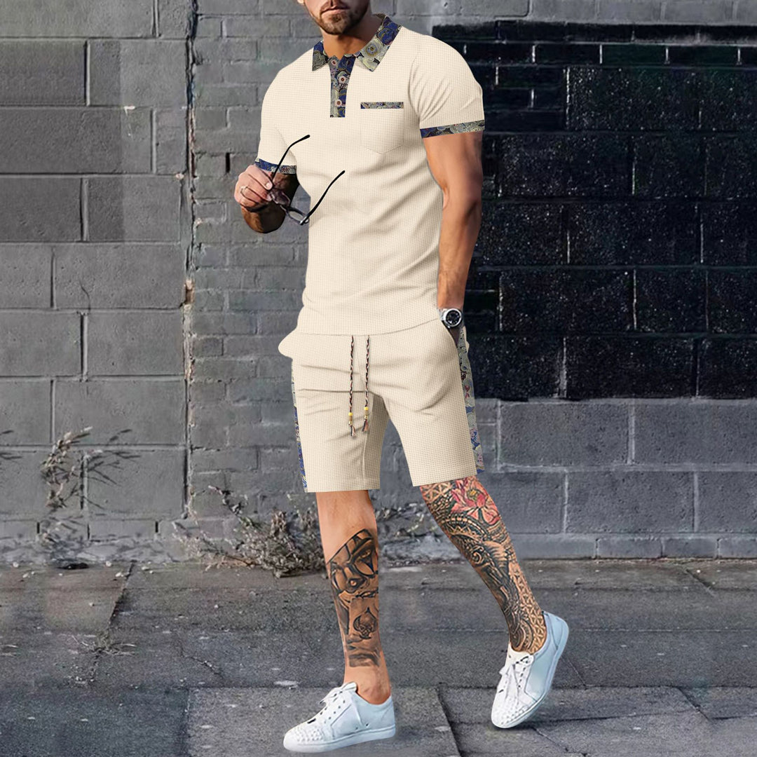 Herren Kurzarm-Polo und Shorts Ensemble im modernen Design mit kontrastierenden Details Echoarchiv