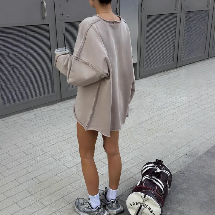 Damen ultraweites Relax-Sweatshirt mit ausgefransten Nähten und asymmetrischem Saum – Avérine