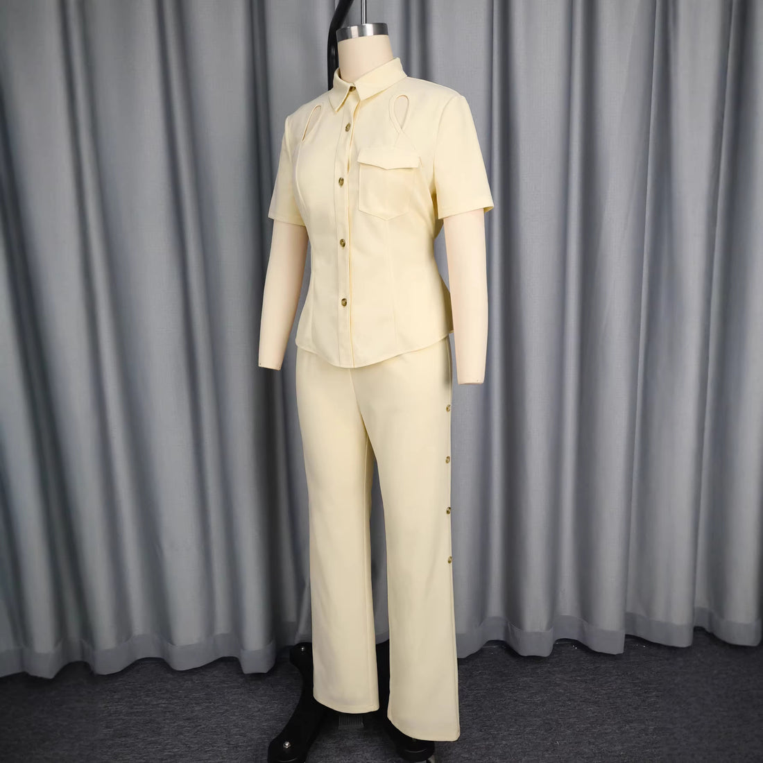 Damen Elegantes Set aus figurbetontem Oberteil mit Cut-Outs und schmal geschnittenen Hosen – Orélia